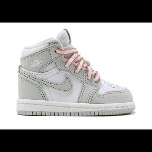 AIR JORDAN 1 RETRO HIGH OG Toddler SEAFOAM”. Size 7c